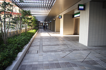 鹿島田駅ー新川崎駅間 連絡通路