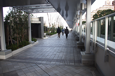 鹿島田駅ー新川崎駅間 連絡通路