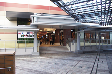 鹿島田駅ー新川崎駅間 連絡通路