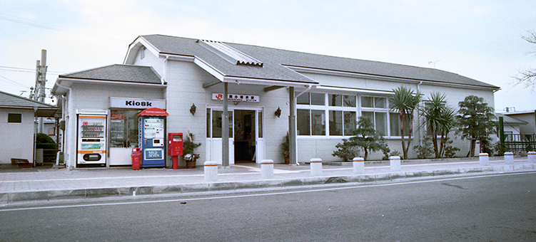 �������w