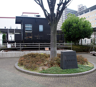 �������w