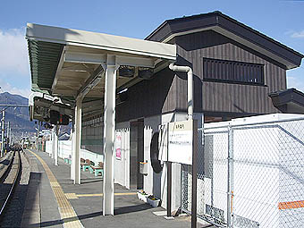 �s��{���w