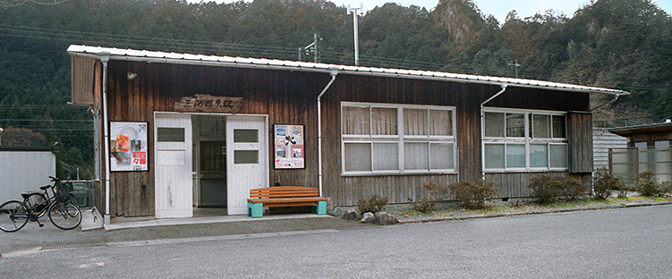 �O�͖����w���w��