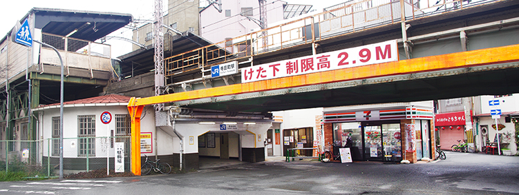 ���c���w