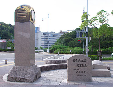 ���{�����w