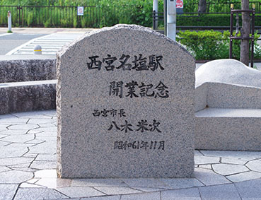 ���{�����w