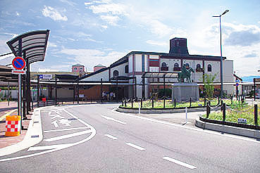 ���R���w