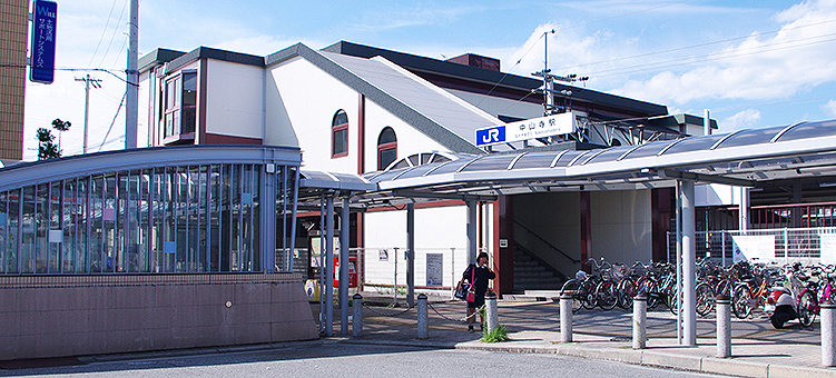 ���R���w