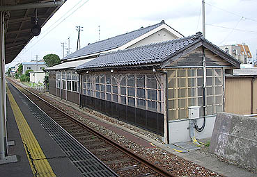 粟津駅