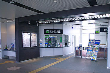 �\������w