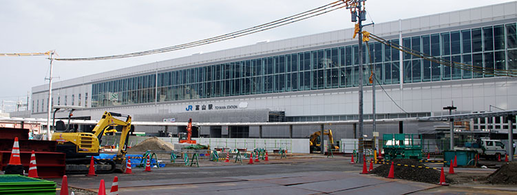 富山駅