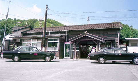 �������w