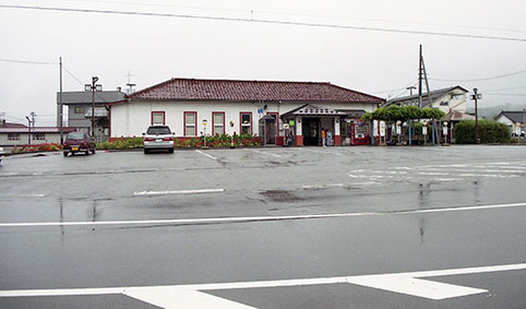 �z�������w