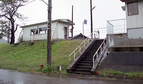 �������w