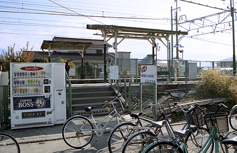 �t������