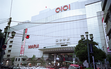 �������w