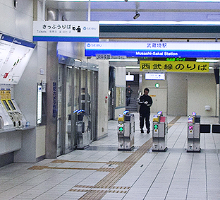 �������w