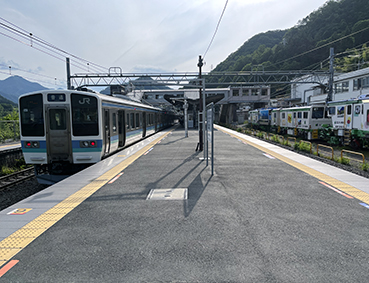 ������ �l���Éw