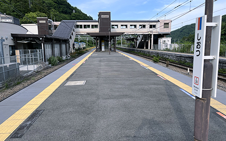 ������ �l���Éw