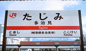 �������w