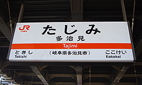 �������w