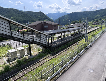 �~�� ���w