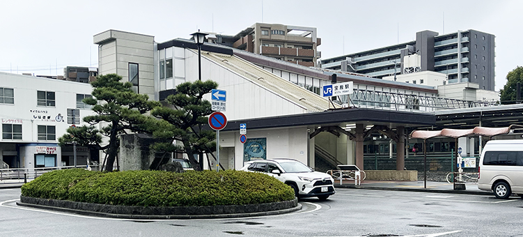 �R�z�� ��a�w