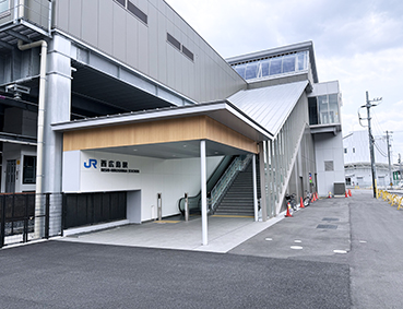 �R�z�� ���L���w