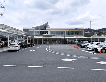 �R�z�� ���L���w