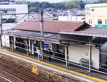 �������w