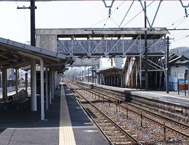 ���ˉw���