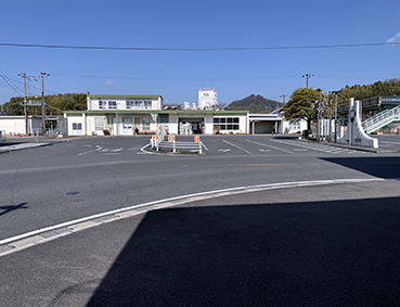 �R�z�� �c�z�{�w