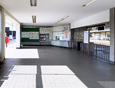 �R�z�� �c�z�{�w