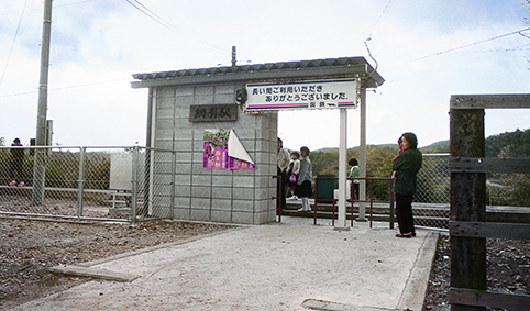 �k��� ���w