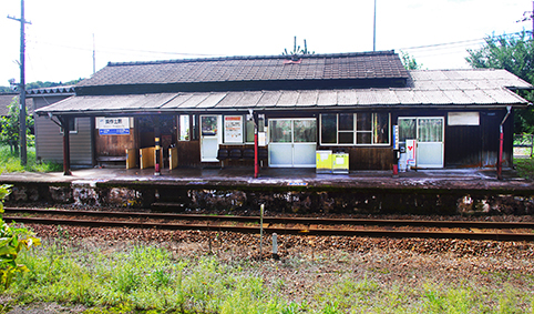 ����y���w