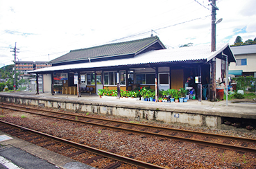 ����]���w