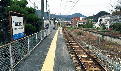 ����{���w