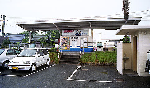 ���c���w