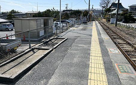 ������ ���c���w