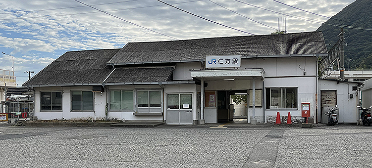 ���� �m���w ���w��