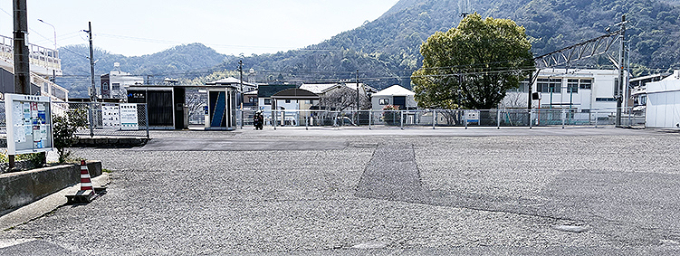 ���� �m���w