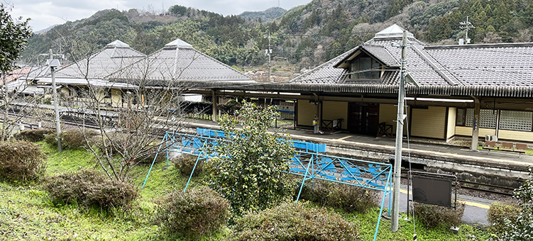 �R���� �����w