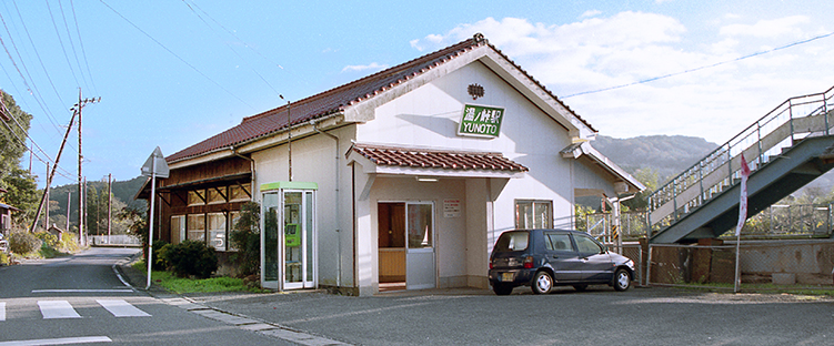 ���m���w