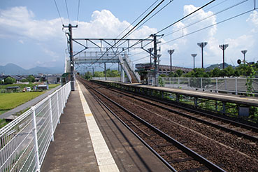 ���R�����w