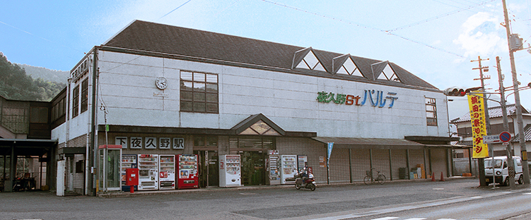 ����v��w