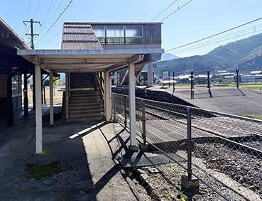 �R�A�� �{���w