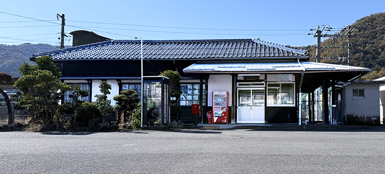 �R�A�� �{���w