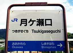 ���P����