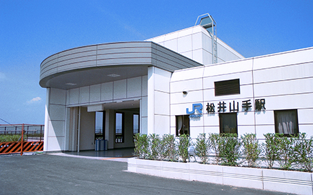 ����R��w