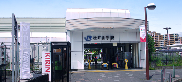 ����R��w